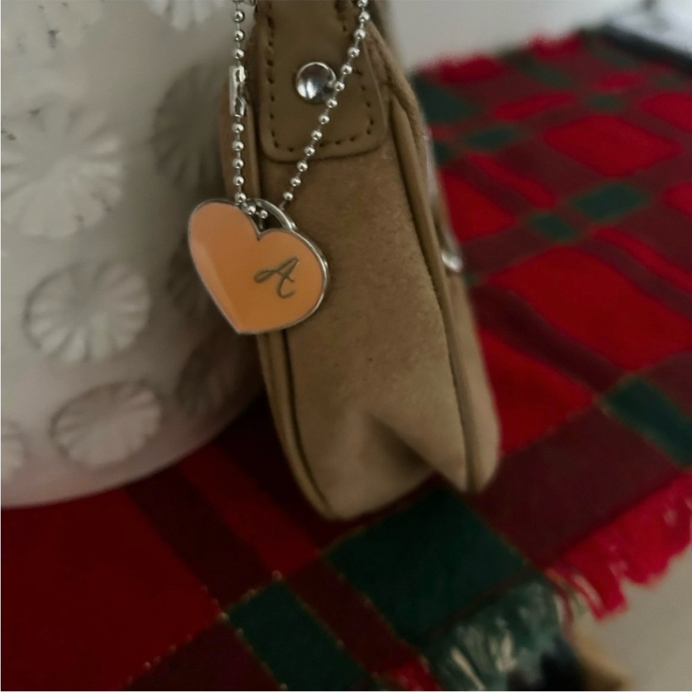 Y2K Aeropostale Tan Shoulder Bag Silver Accents Pink Heart Keychain Detail - Picture 4 of 6